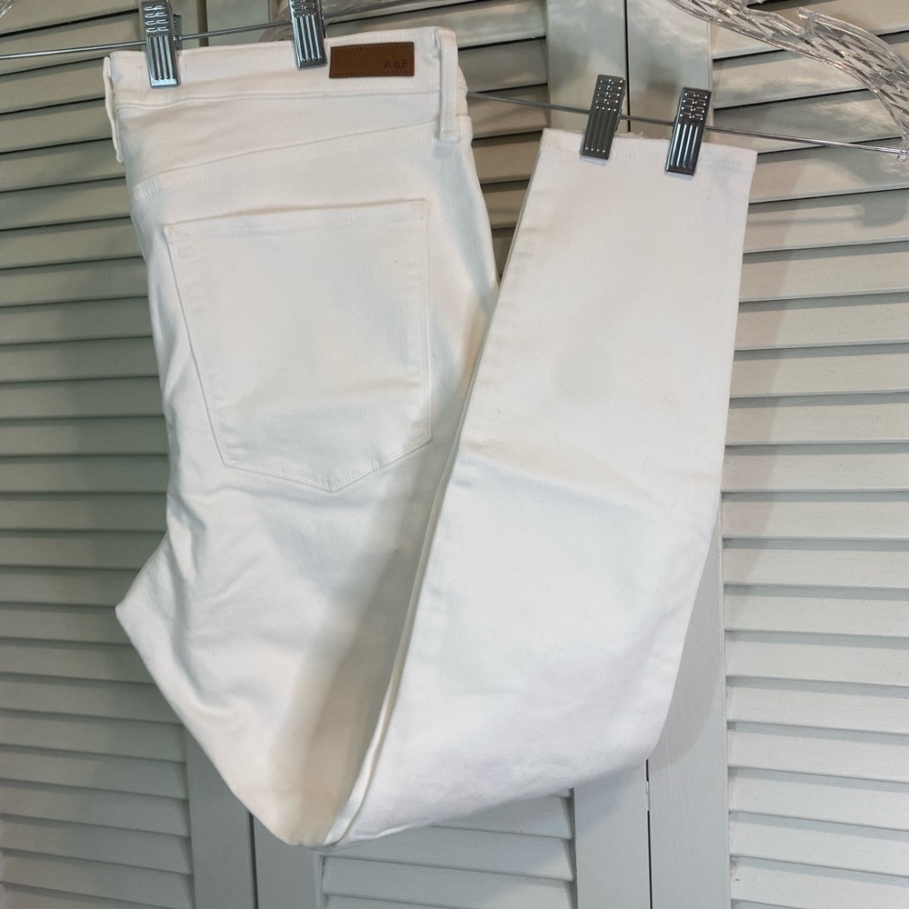 NWT Abercrombie & Fitch size 32/14‎